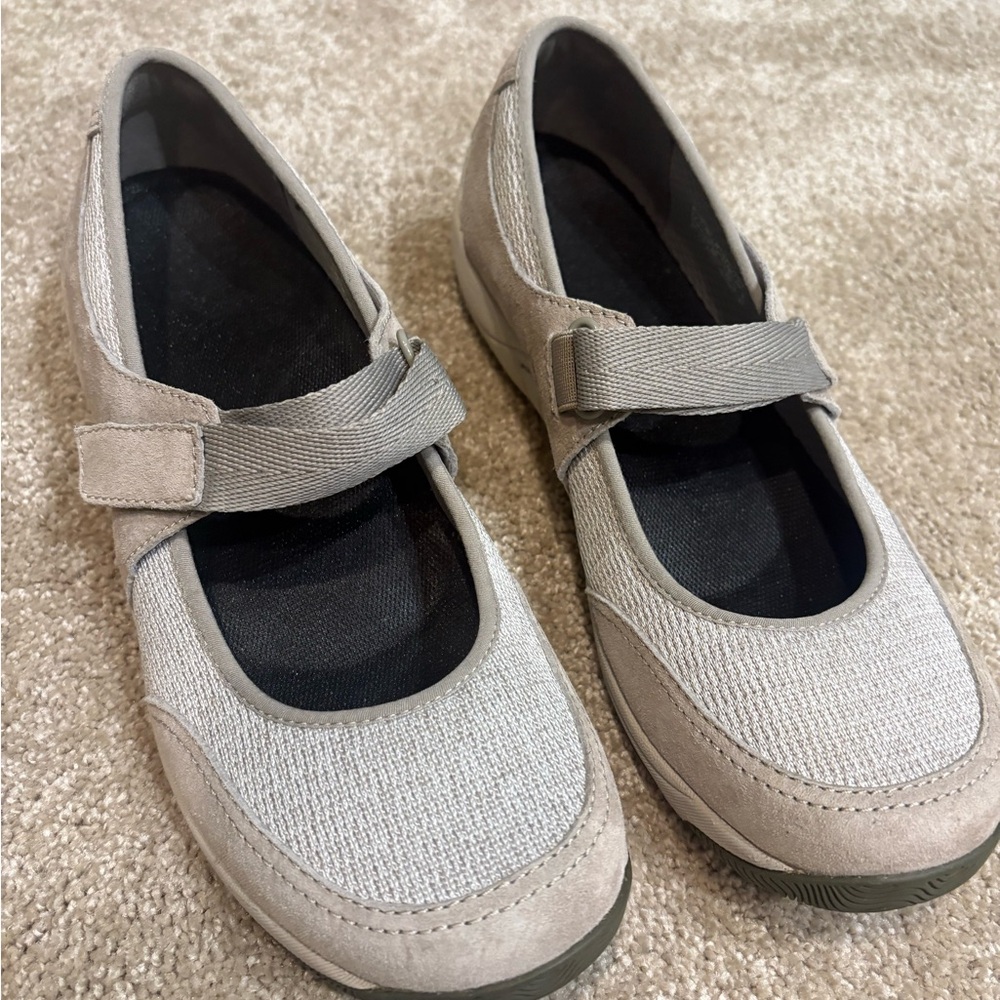 Dansko Mary Jane Shoes Size 39 (8)